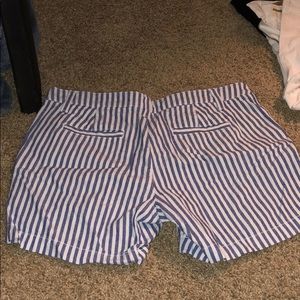 Khaki styled striped shorts